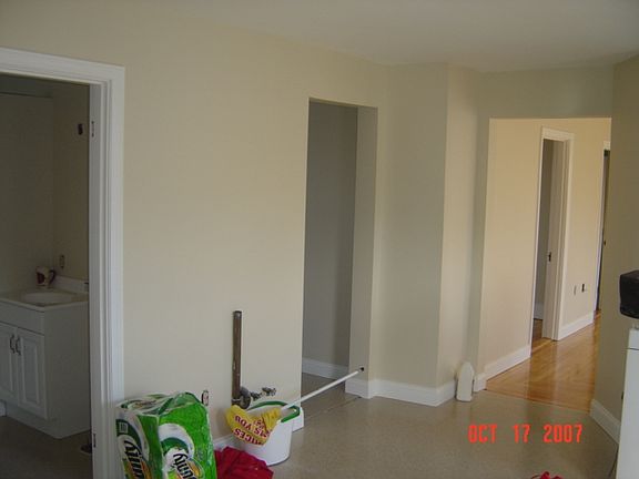 Large Eat-in Kitchen 