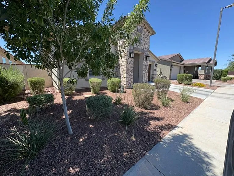 19987 W Glenrosa Ave — Photo 23