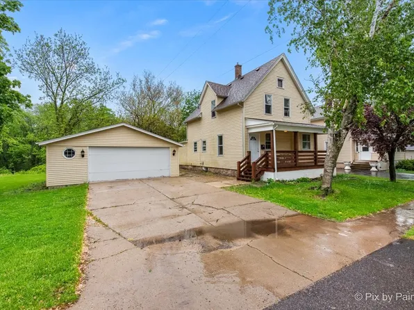 107 N Hayes St, Harvard, IL 60033