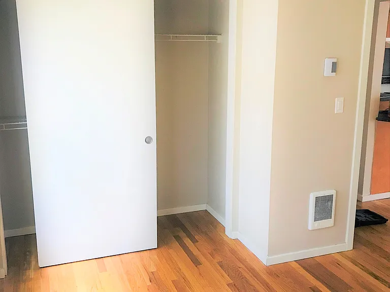 1226 Taylor Ave N #7 — Photo 5