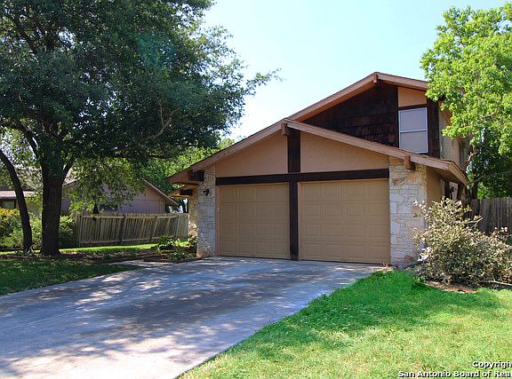 3rd image of 4511 Lakeway Dr