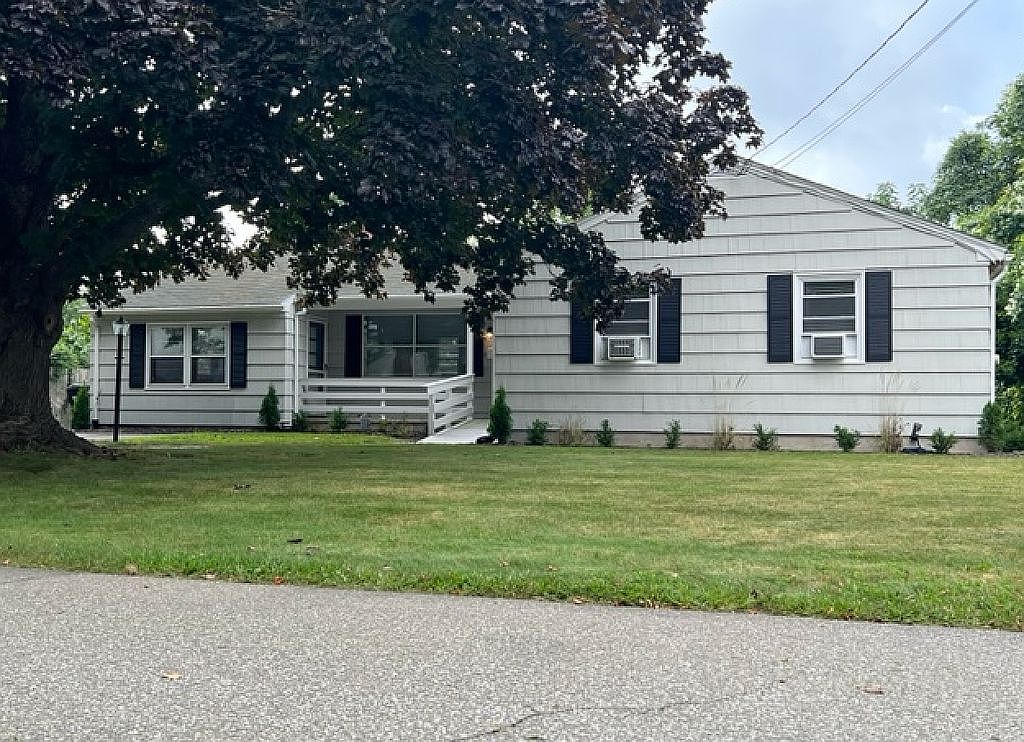 24 Shepard St Old Saybrook CT 06475 Zillow   25fccf6e0d8944eb68f3fe2457d69437 Cc Ft 1536 