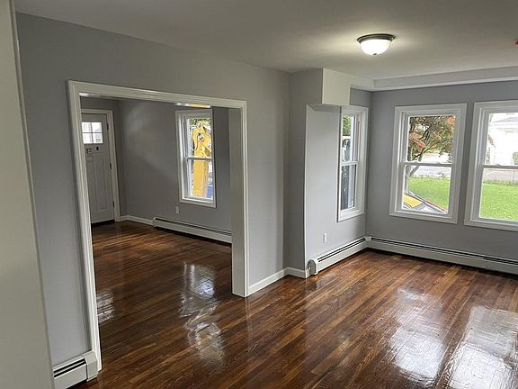 5th image of 152 Florence St