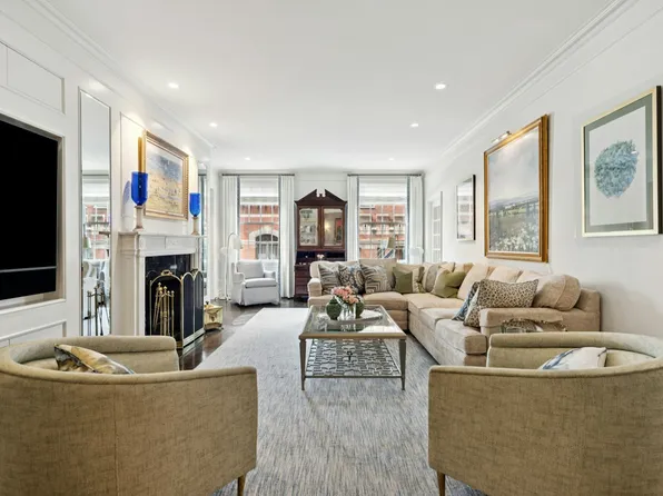 655 Park Avenue image 2 of 15