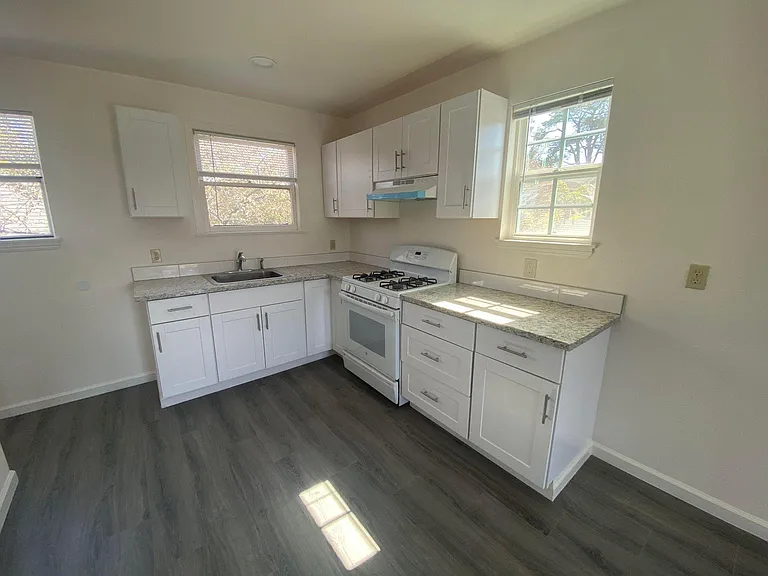 21681 E Cliff Dr #17 — Photo 2