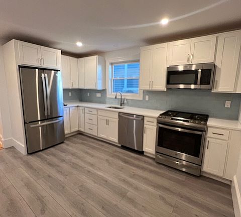 4th image of 51 Custer St #1
