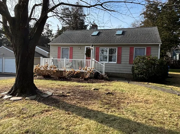 54 Highland Ave, Guilford, CT 06437