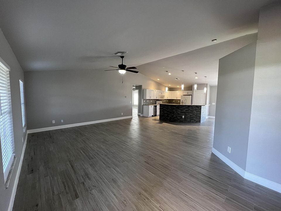 1st image of 2060 NE 20th Ter