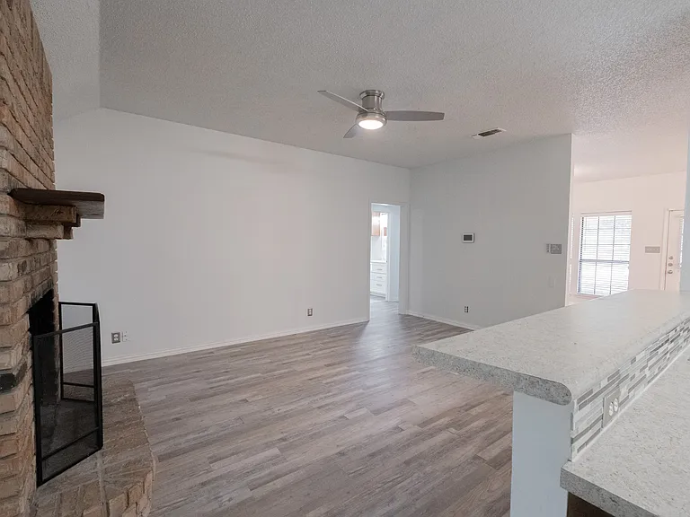 8201 Llano Ave — Photo 12