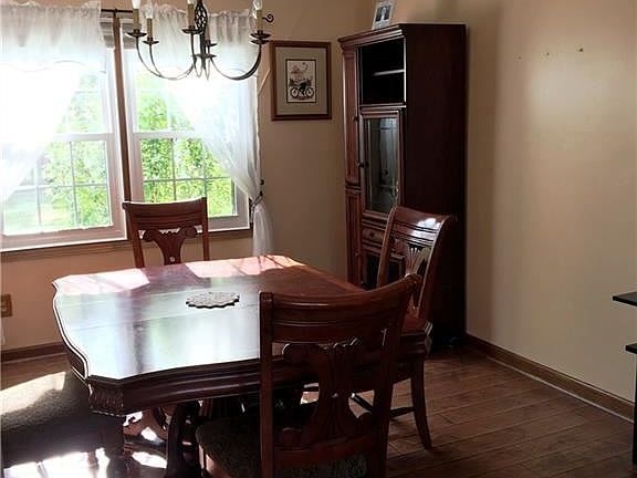 4th image of 614 Carolyn Dr