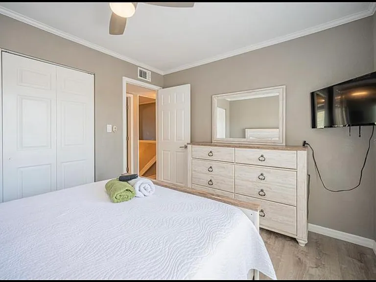 4001 Beneva Rd #421 — Photo 18