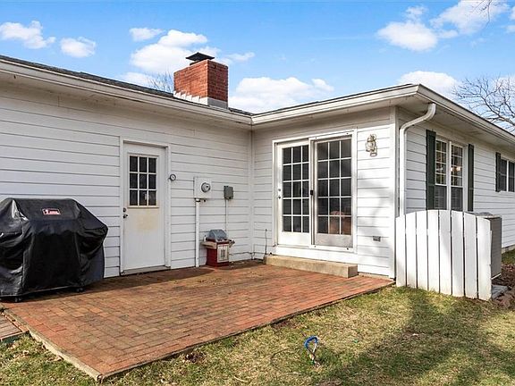 2nd image of 931 Briarwood Dr