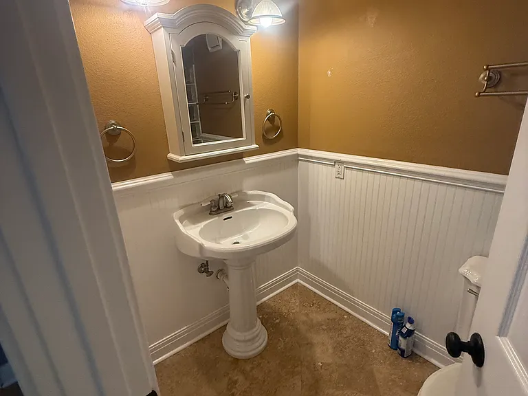 3318 N Ridge Ave — Photo 8