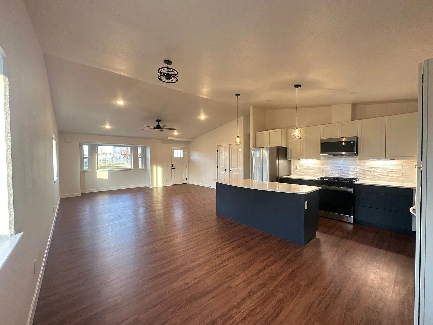 3 Bed/2Bath duplex with Garage in North Pole, tenant only pays electric — Photo 3