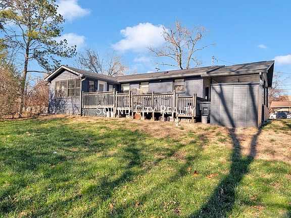3rd image of 3221 Cloverwood Dr