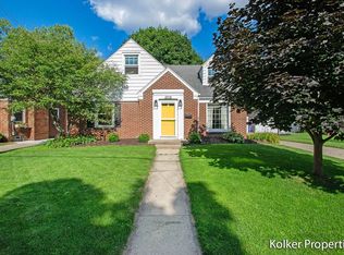 2516 Almont Ave SE, Grand Rapids, MI 49507