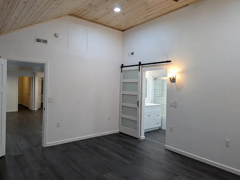 1210 Madison St — Photo 60