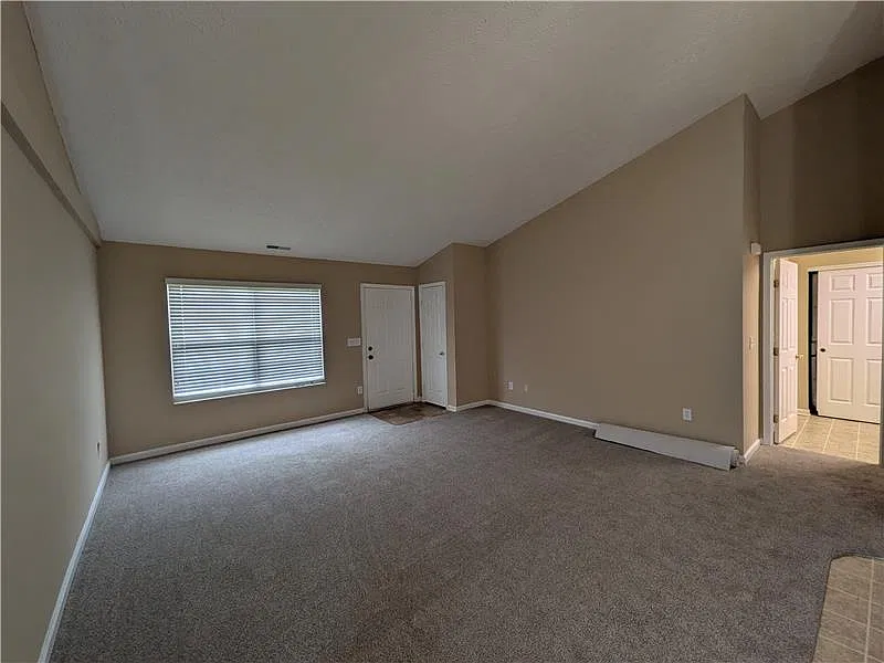 2 bed, 869 sqft, $1,450 — Photo 3