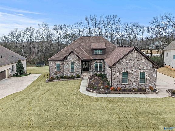 2nd image of 119 Hollow Ridge Cir