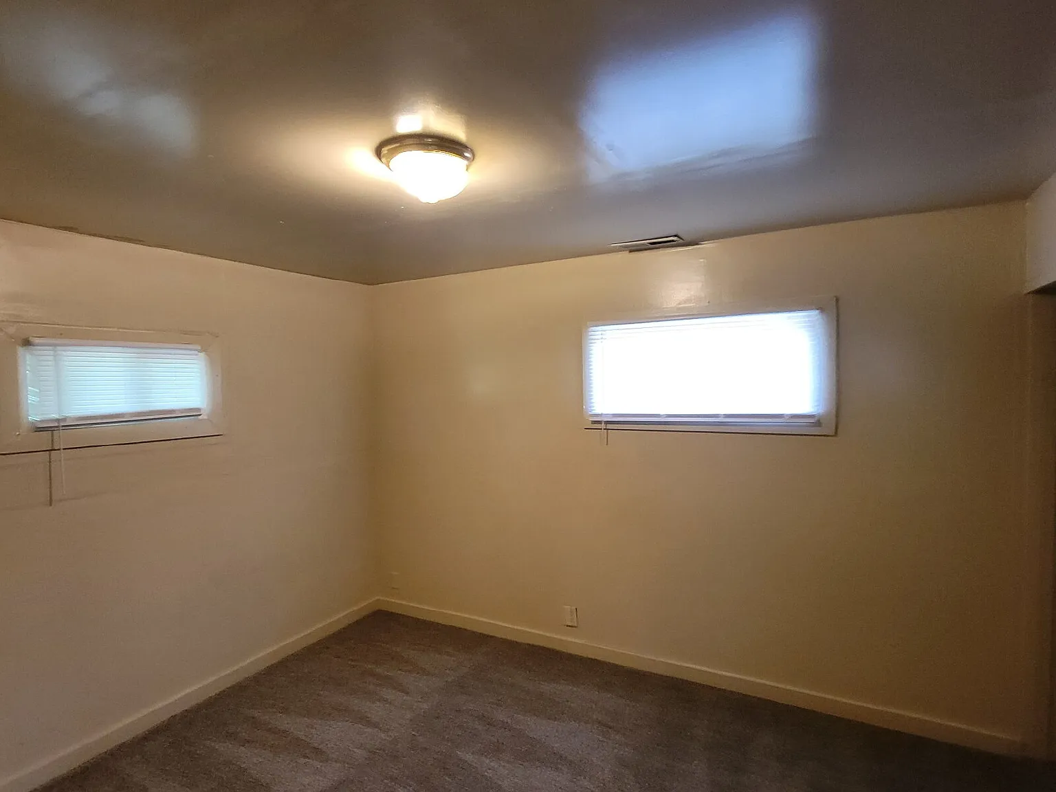 3 bed, 1.0 bath, $825 — Photo 3