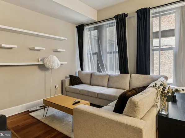 1500 Chestnut St APT 8I, Philadelphia, PA 19102