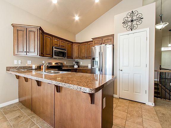 4th image of 6573 N Sky Heights Dr