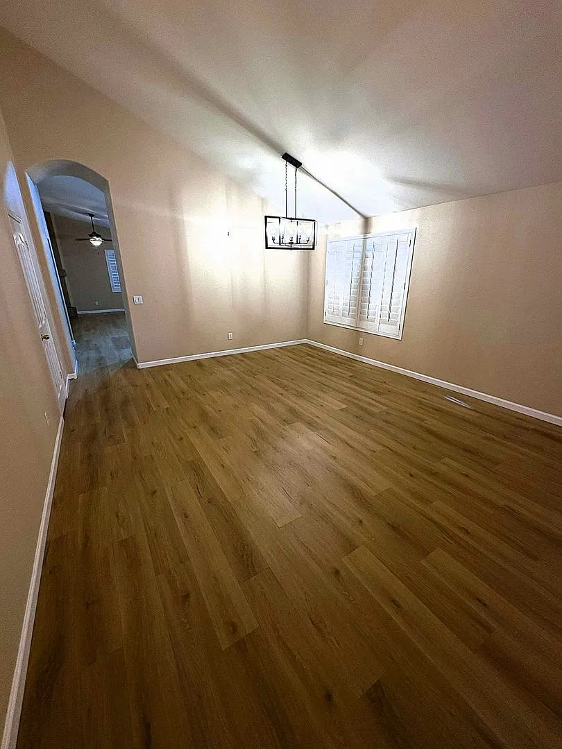 Phoenix 3 Bedroom 2 Bath near Desert Ridge — Photo 2