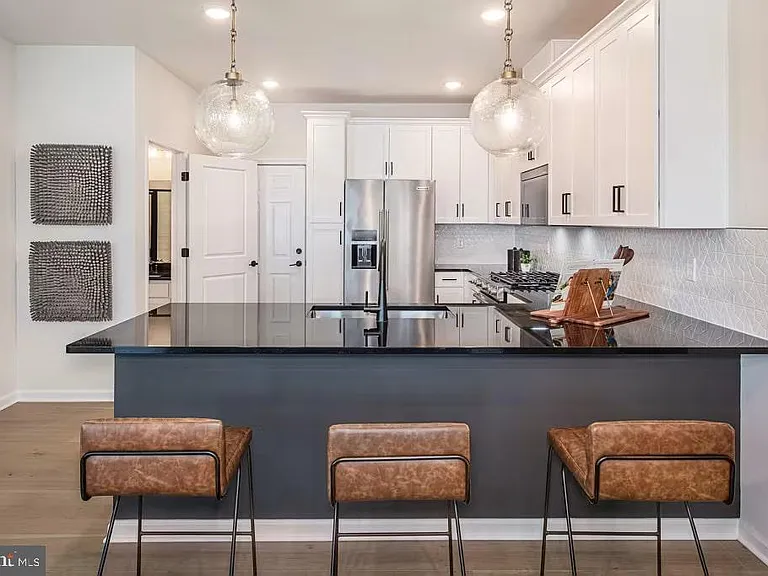 512 Reading Ct — Photo 6