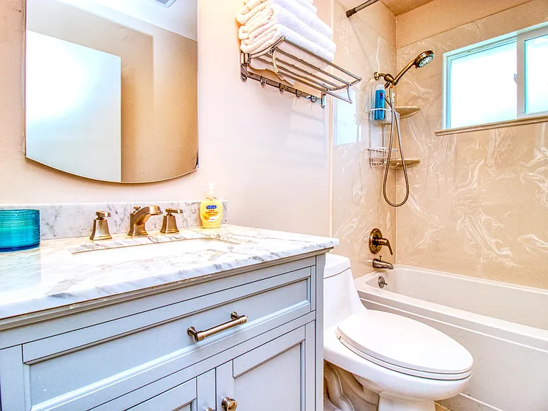 2380 Bennington Dr #A — Photo 22