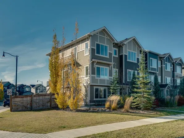 133 E Sundown Rd, Cochrane, AB T4C 2M5