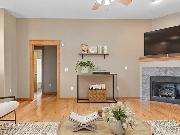 5th image of 356 W Thistlewood Drive