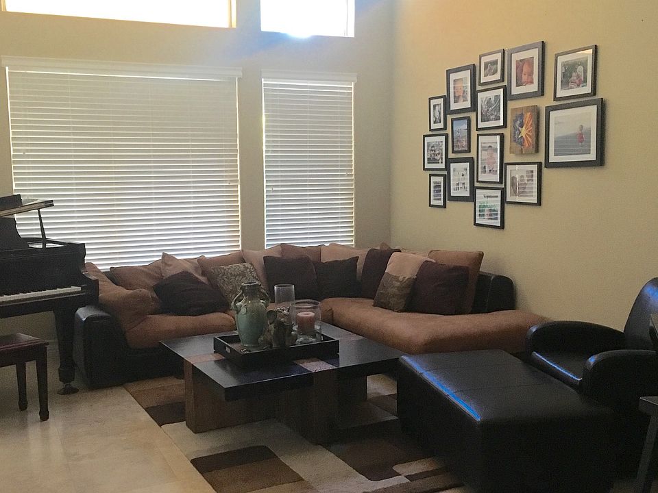 1st image of 2533 Farmington Ave