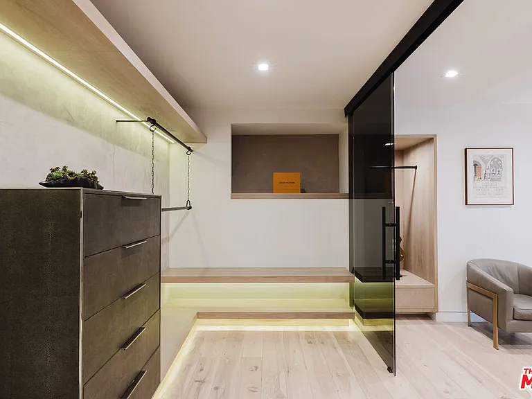 8842 Evanview Dr — Photo 33