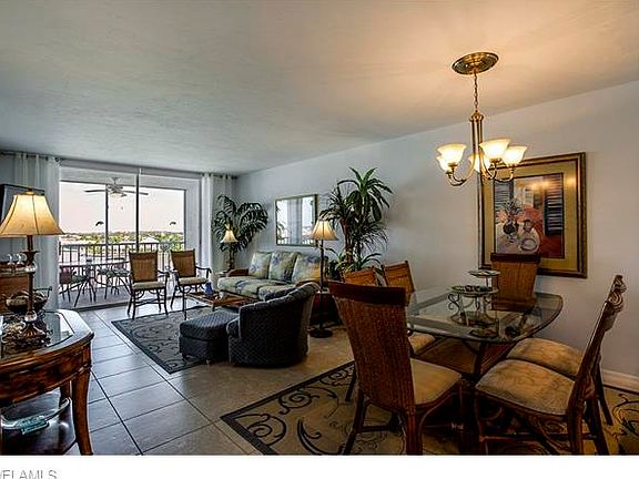 5th image of 897 Collier Ct #4-702