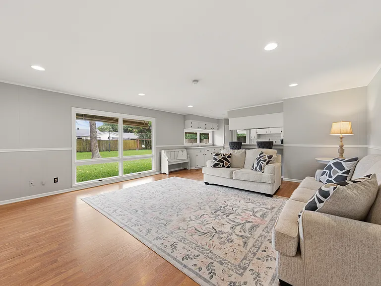 308 Brentwood Blvd — Photo 29