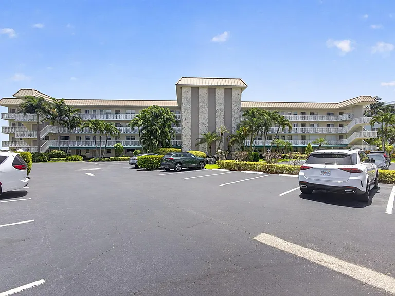 52 Yacht Club Dr #305 — Photo 44