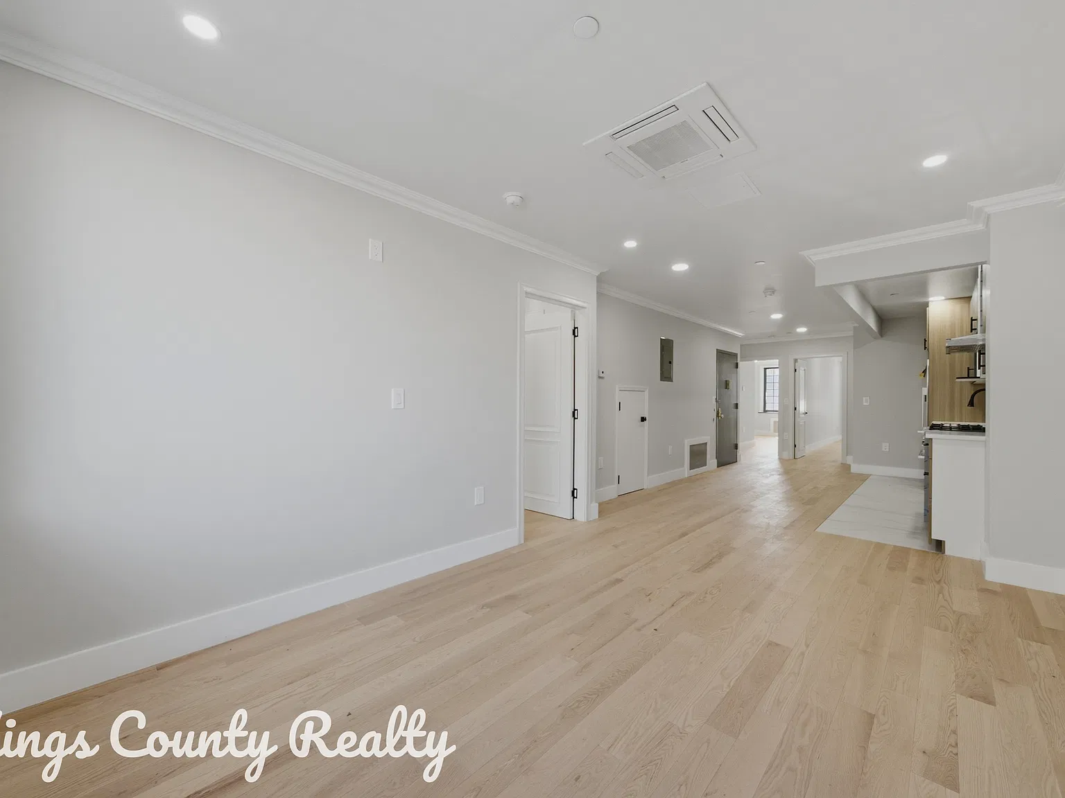 748 49th St — Photo 3
