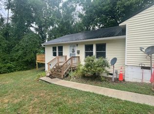 413 Putney St, Farmville, VA 23901