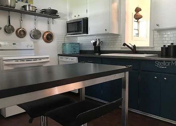 4th image of 323 Pine St