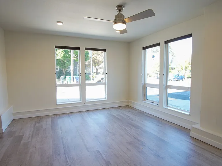 5080 NE 33rd Ave #1 — Photo 5