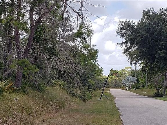 4th image of 822 Rollins St