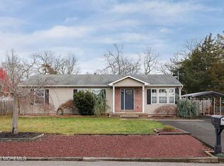 9 Center Pl, Toms River, NJ 08753