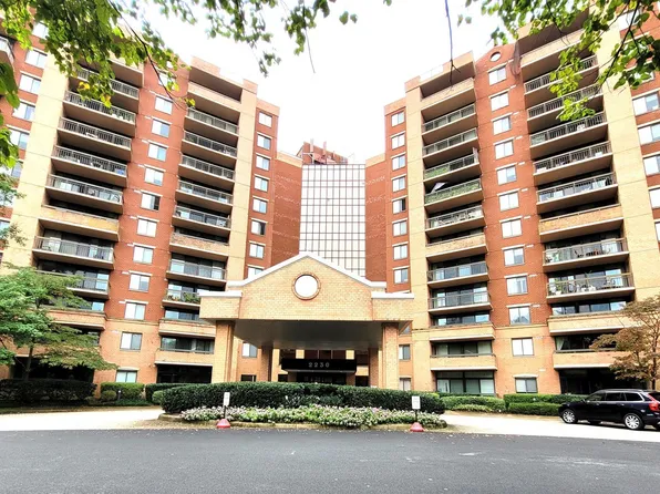 2230 George C Marshall Dr APT 712, Falls Church, VA 22043
