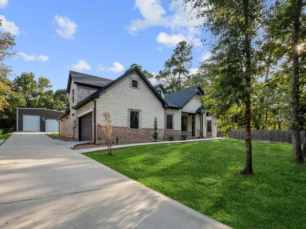 19691 Village Forest Dr, Montgomery, TX 77356