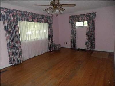 4th image of 3320 Crawford Dr SE