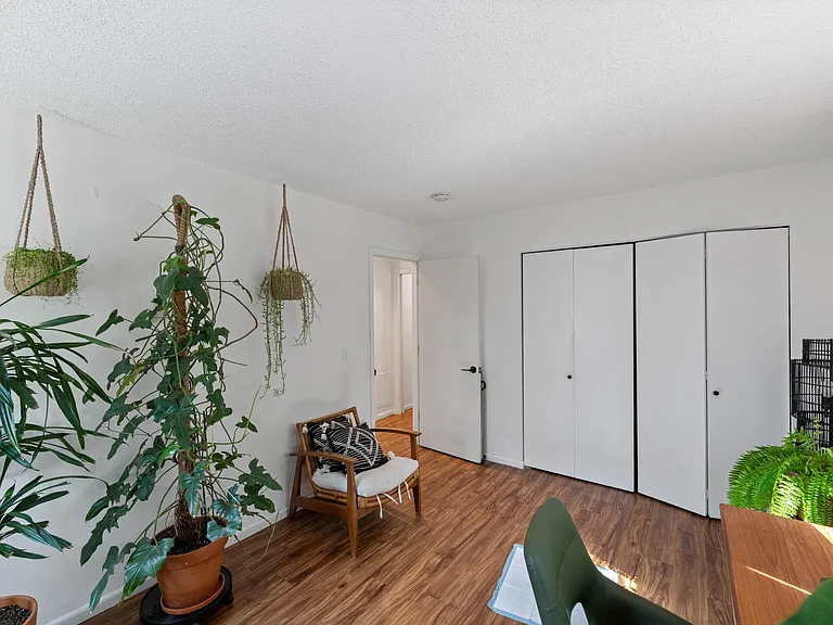 4004 Upton Ave S — Photo 17