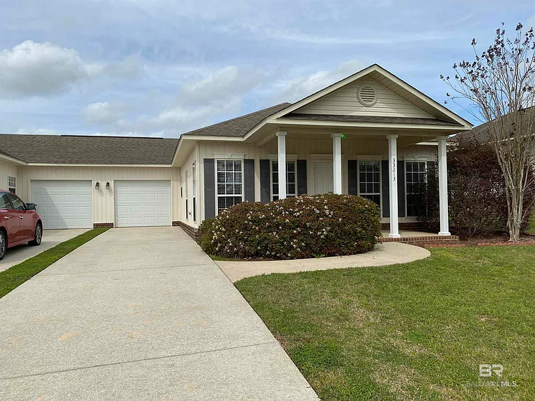 33213 Stables Dr #B — Photo 2