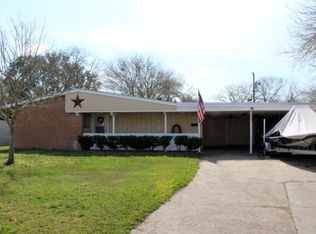 413 Ridgecrest Dr, Port Lavaca, TX 77979