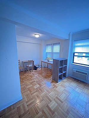 3rd image of 311 E 50th St APT 8F