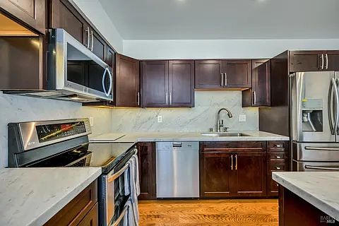 4th image of 21 Village Pkwy #21